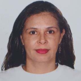 Angela maria, Niñera o canguro en León