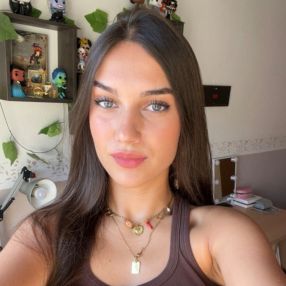 Lucia, Niñera o canguro en Padul