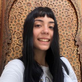 Lucia, Niñera o canguro en Pantoja