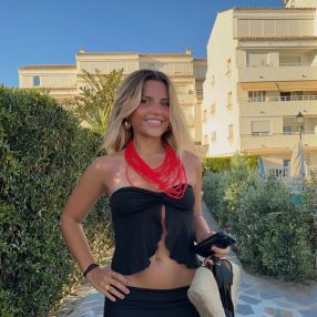 Leire, Niñera o canguro en Munguía