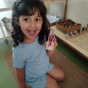 Najwa, Familia en Girona