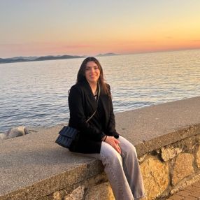 Rebeca, Babysitter in Cambados