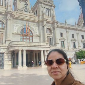 Adaleza, Niñera o canguro en Alcira