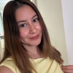 Aderin, Babysitter in Pamplona