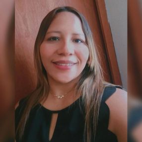 Jubeth, Niñera o canguro en Vic