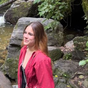 Paula, Niñera o canguro en Sangenjo