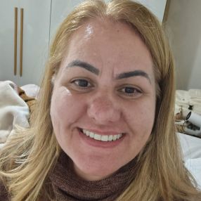 Rubia Andressa Pinto, Niñera o canguro en Alcoy
