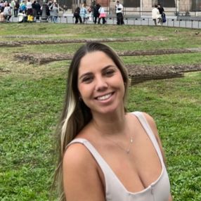 Celeste, Babysitter in Mercadal