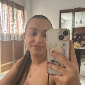Silvia, Babysitter in Loja