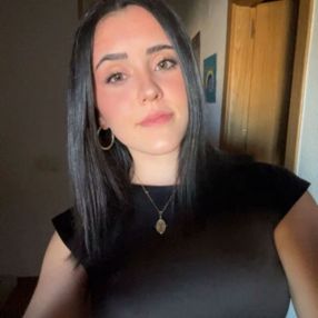 Claudia, Niñera o canguro en Algete