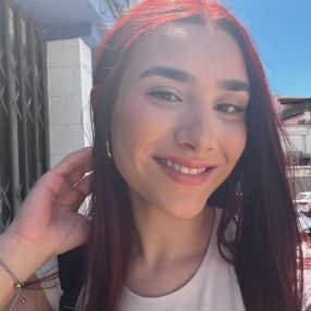 Gina, Niñera o canguro en Pilas
