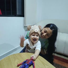 Leidy, Babysitter in Irun