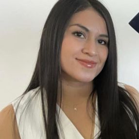 Claudia, Niñera o canguro en Ponteareas