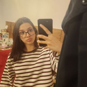 Aldara, Babysitter in Brión