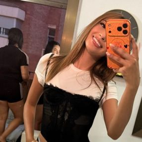 Isabella, Niñera o canguro en Puig-reig