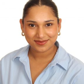 Kiara Donay, Babysitter in Galdácano