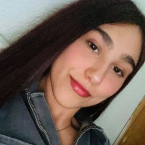 Dafne, Niñera o canguro en Manzanares el Real