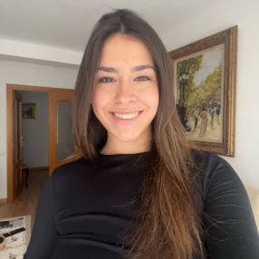 Lucia, Babysitter in Santa Perpètua de Mogoda