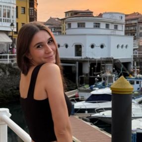 Marta, Niñera o canguro en Alovera