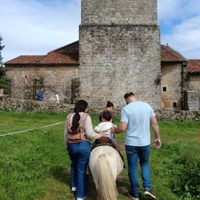 JV, Familia en Santa Cruz de Bezana