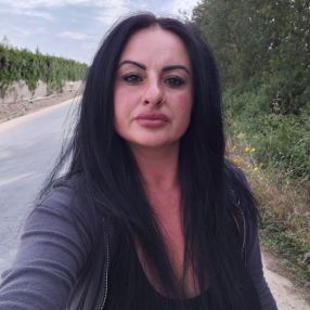 Laura, Niñera o canguro en Almonte