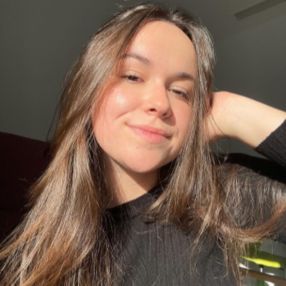 Candela, Babysitter in La Carlota