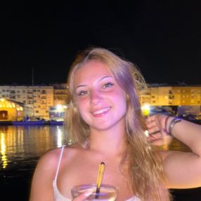 Paula, Babysitter in Los Hueros