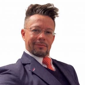 Kirk Anthony, Babysitter in Gran Alacant
