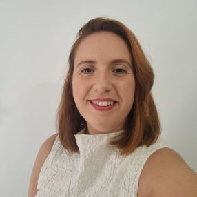 Estela, Niñera o canguro en Los Barrios