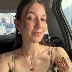 Leire, Niñera o canguro en Almonte