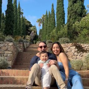 Angelica, Familia en L'Hospitalet de Llobregat