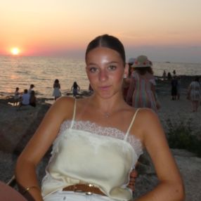 Lara, Niñera o canguro en Cala de Bou