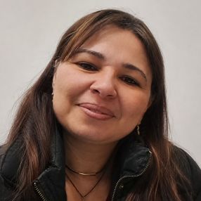 Yamili, Babysitter in León