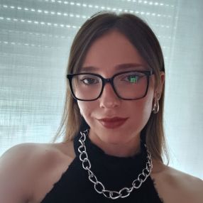 Eva, Babysitter in Polán