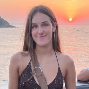 Araia, Babysitter in Azpeitia