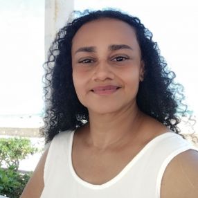 Lizeth juliana, Niñera o canguro en Cullera