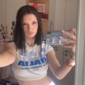 Elena, Babysitter in Rois