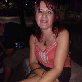 Encarna, Babysitter in Lorquí
