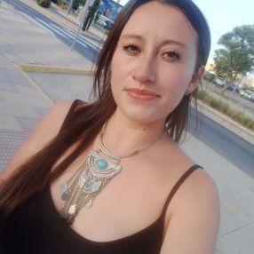 Laura, Niñera o canguro en Sueca