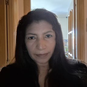 Lucia, Babysitter in Cintruénigo