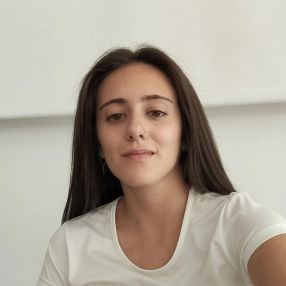Paola, Niñera o canguro en Peal de Becerro