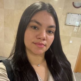 Yurani, Niñera o canguro en Coslada