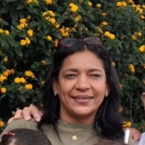 Yobelis, Niñera o canguro en Montehermoso
