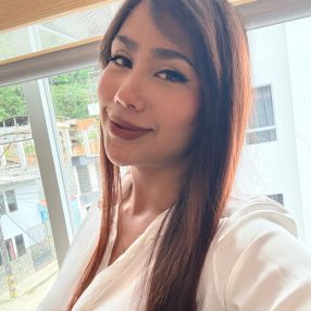 Estefania, Niñera o canguro en Burlada