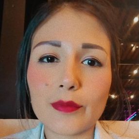 Daniela, Niñera o canguro en Cangas