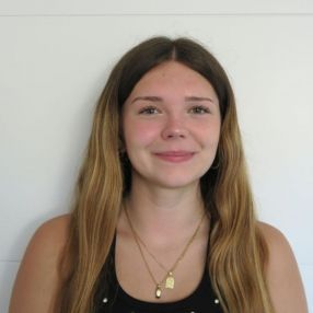 Alba, Babysitter in Molins de Rei