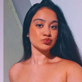 Jenni, Niñera o canguro en Pravia