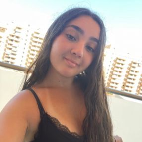 Adriana, Niñera o canguro en Benaguasil
