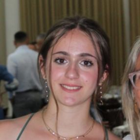 Jimena, Niñera o canguro en Quijorna