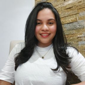 Krystal, Babysitter in Chinchón